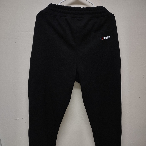 Moncler sweatpants - Picture 3 of 11
